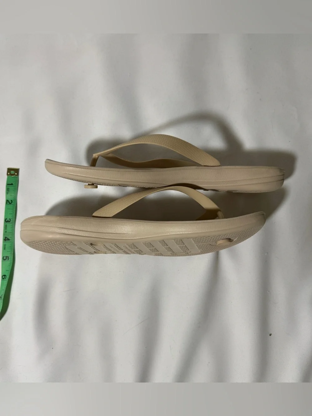 FitFlop iQushion Neutral Beige Flip Flop Sandals